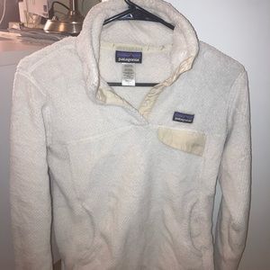 Patagonia white fleece pullover jacket